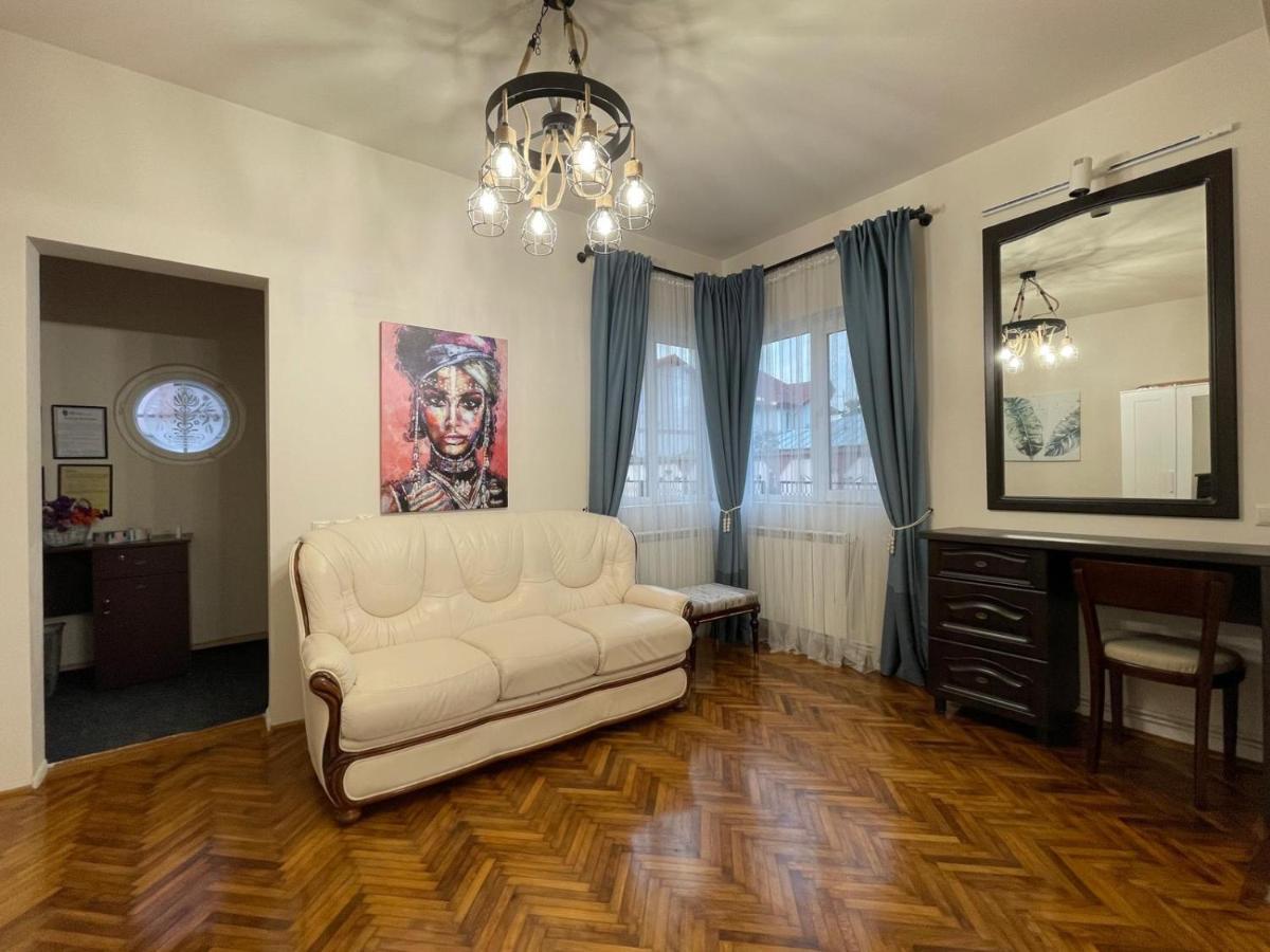 Premier Rooms Ploieşti Exteriér fotografie